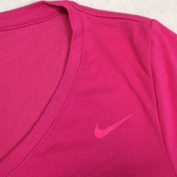 Nike V Neck Dri Fit Cotton blend Pink Tee - Picture 3 of 8